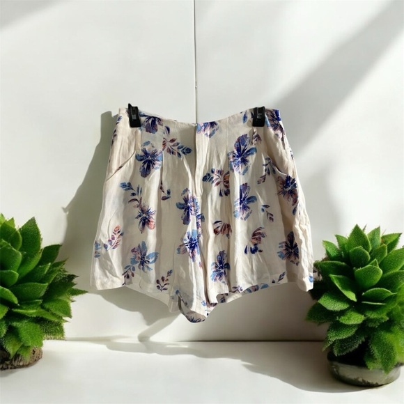 Astr Pants - ASTR The Label Floral White Shorts Coastal Boho Summer Vacation 3.5” Inseam